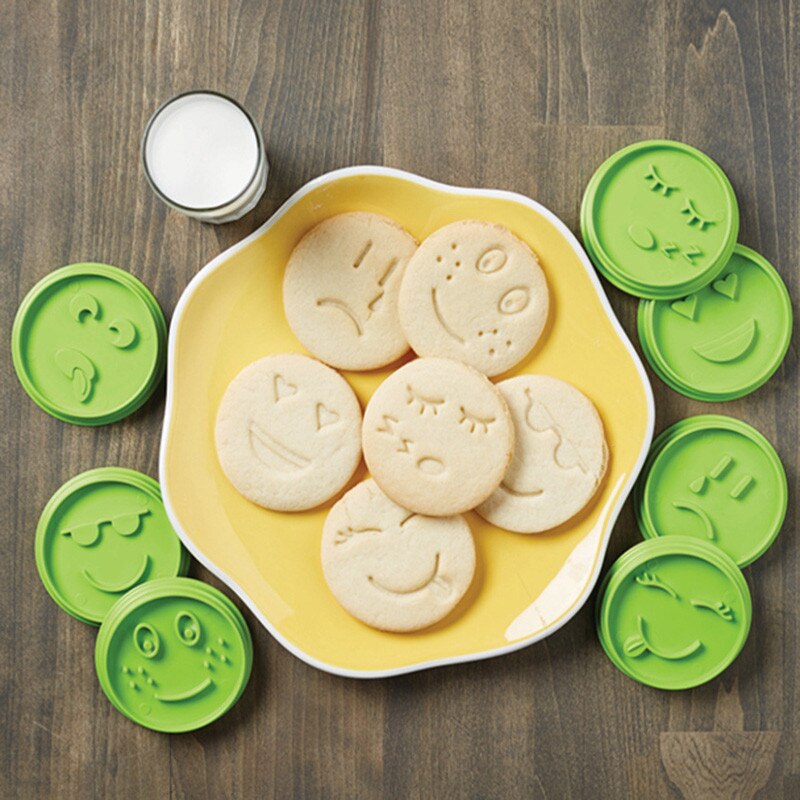 7Pcs/set Smiley Biscuit Mold Cookie Cutter Set